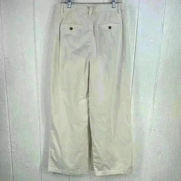 GAP Women’s Wide Leg Cream Pleated Khakis Pants 29” inseam with double enclosure - Picture 3 of 10